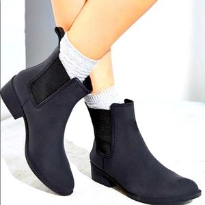JEFFREY CAMPBELL Black Chelsea Boots